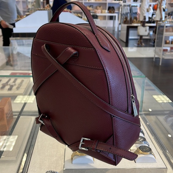 Michael Kors Women's Valerie Medium Pebbled Leather Backpack
NWT - Picture 5 of 16